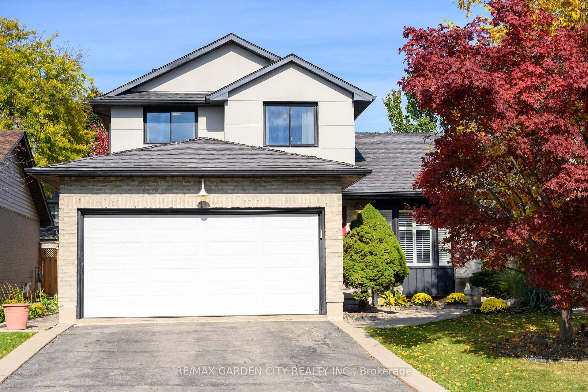 Front of 27 Emperor Avenue