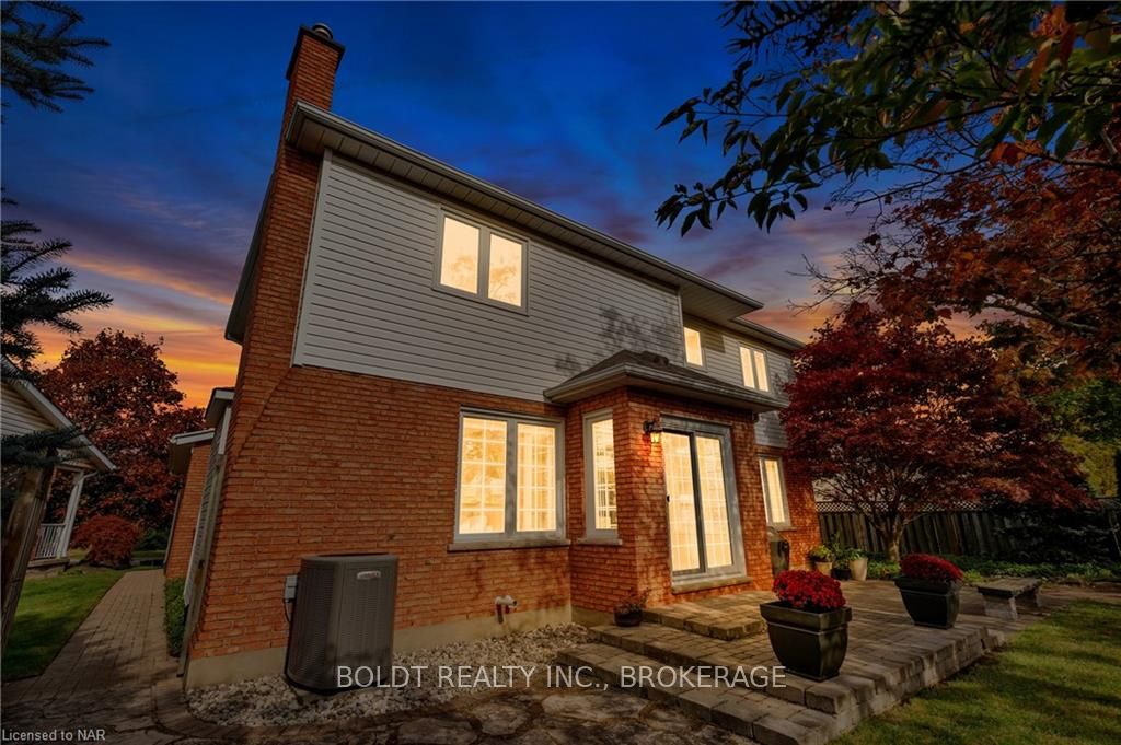 Photo 31 of 6 Inglis Circle, St. Catharines, Grapeview — HOMEH