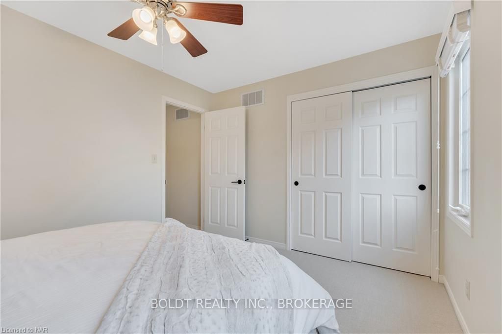 Photo 30 of 6 Inglis Circle, St. Catharines, Grapeview — HOMEH