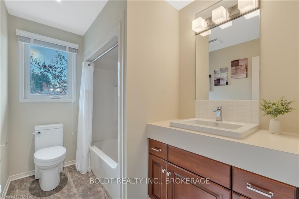 Photo 27 of 6 Inglis Circle, St. Catharines, Grapeview — HOMEH