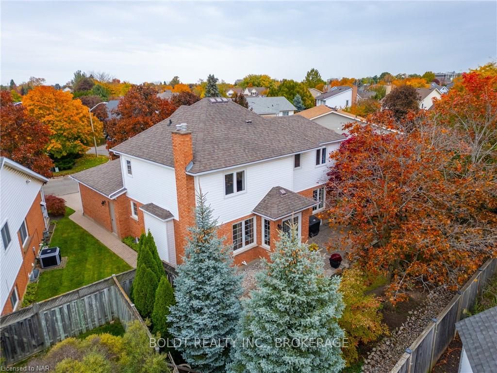 Photo 38 of 6 Inglis Circle, St. Catharines, Grapeview — HOMEH
