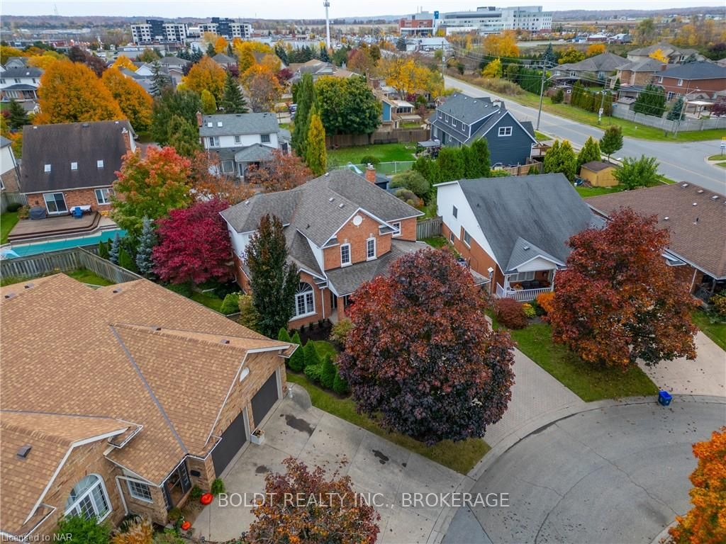Photo 37 of 6 Inglis Circle, St. Catharines, Grapeview — HOMEH