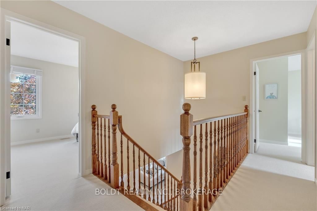 Photo 19 of 6 Inglis Circle, St. Catharines, Grapeview — HOMEH