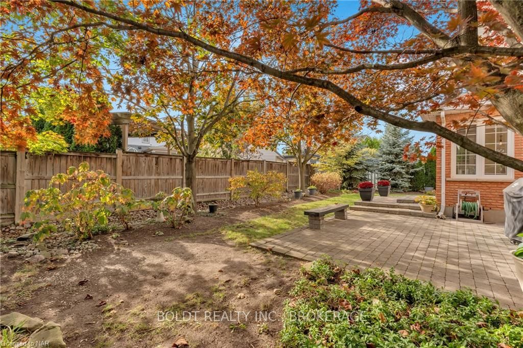 Photo 35 of 6 Inglis Circle, St. Catharines, Grapeview — HOMEH