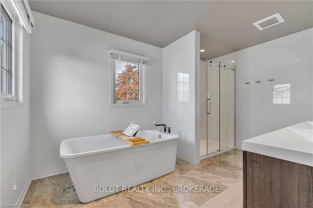 Photo 23 of 6 Inglis Circle, St. Catharines, Grapeview — HOMEH