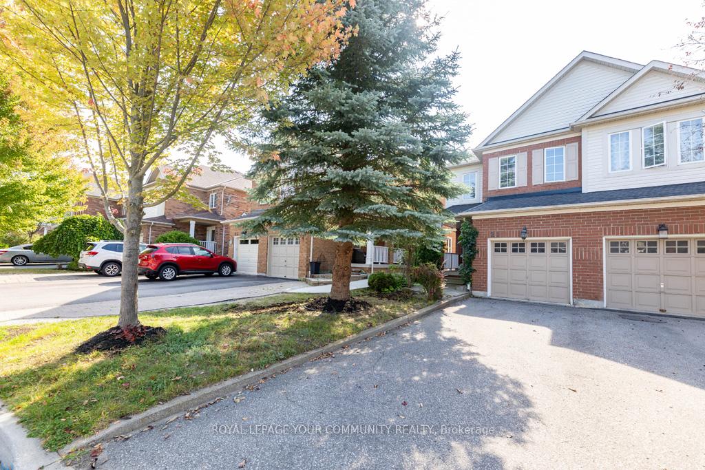 Photo 2 of 21 Baywell Crescent, Aurora, Bayview Wellington — HOMEH