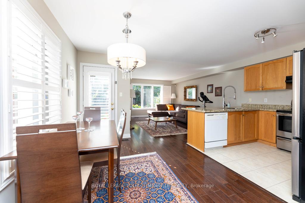 Photo 7 of 21 Baywell Crescent, Aurora, Bayview Wellington — HOMEH