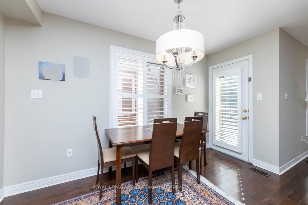 Photo 10 of 21 Baywell Crescent, Aurora, Bayview Wellington — HOMEH