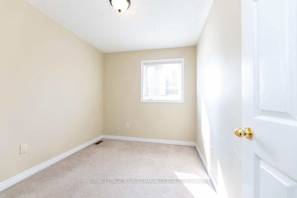 Photo 23 of 21 Baywell Crescent, Aurora, Bayview Wellington — HOMEH