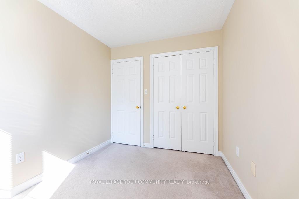 Photo 24 of 21 Baywell Crescent, Aurora, Bayview Wellington — HOMEH