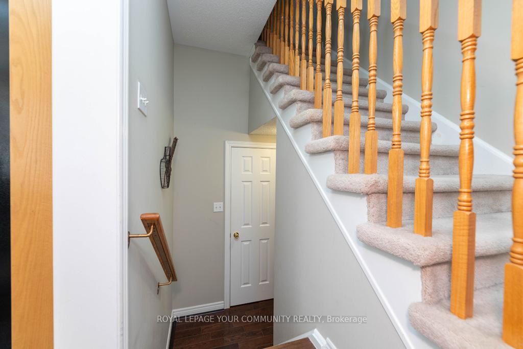 Photo 25 of 21 Baywell Crescent, Aurora, Bayview Wellington — HOMEH