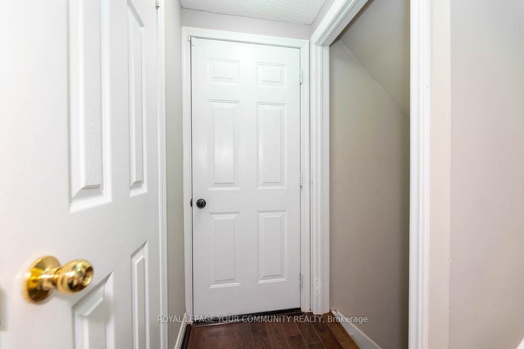 Photo 26 of 21 Baywell Crescent, Aurora, Bayview Wellington — HOMEH