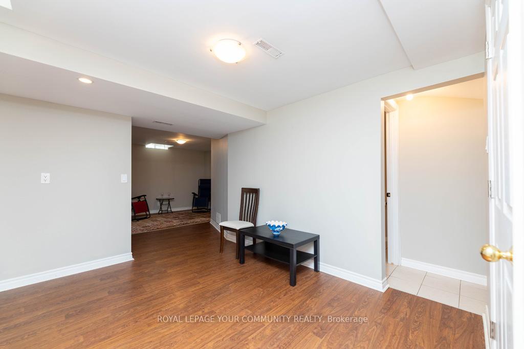 Photo 27 of 21 Baywell Crescent, Aurora, Bayview Wellington — HOMEH