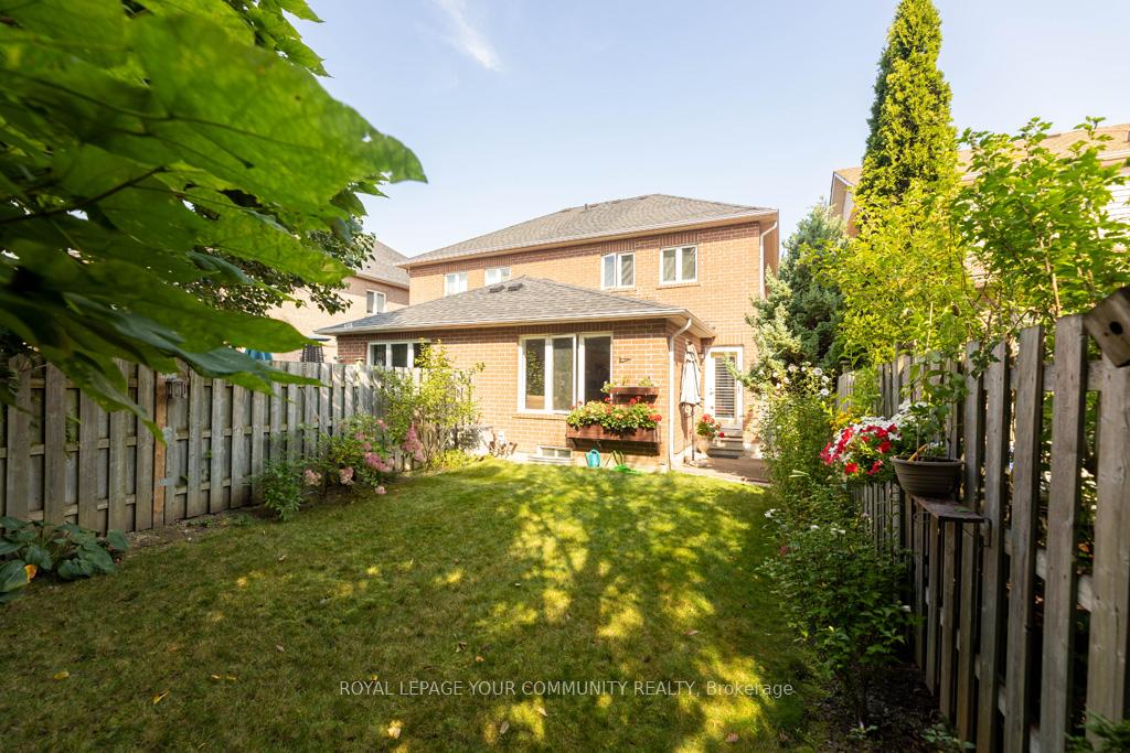 Photo 33 of 21 Baywell Crescent, Aurora, Bayview Wellington — HOMEH