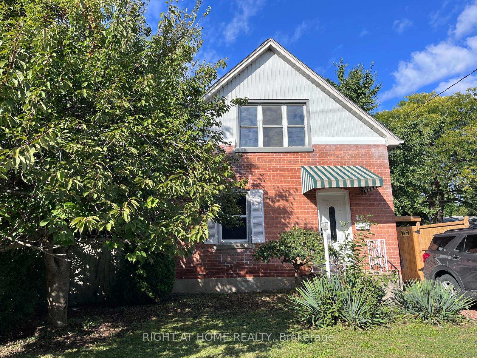 Photo 2 of 45 Herrick Avenue, St. Catharines, Oakdale — HOMEH