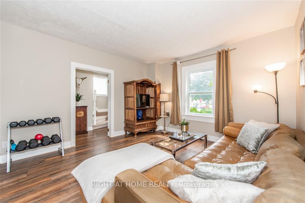 Photo 8 of 45 Herrick Avenue, St. Catharines, Oakdale — HOMEH