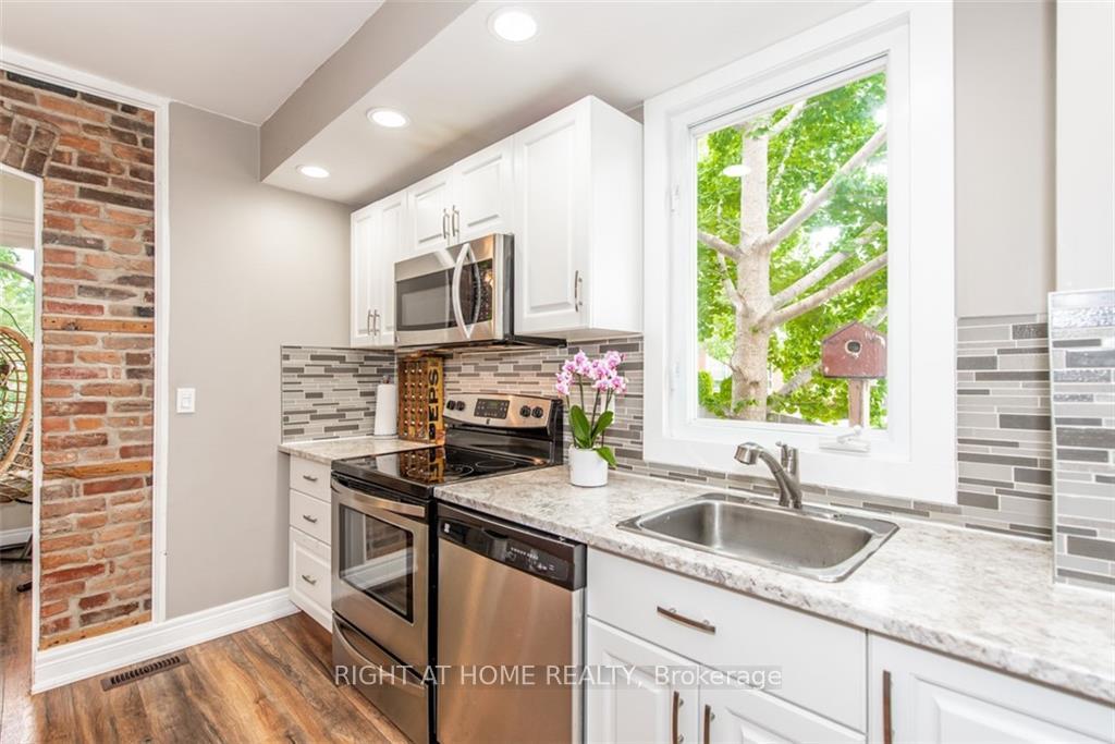 Photo 27 of 45 Herrick Avenue, St. Catharines, Oakdale — HOMEH