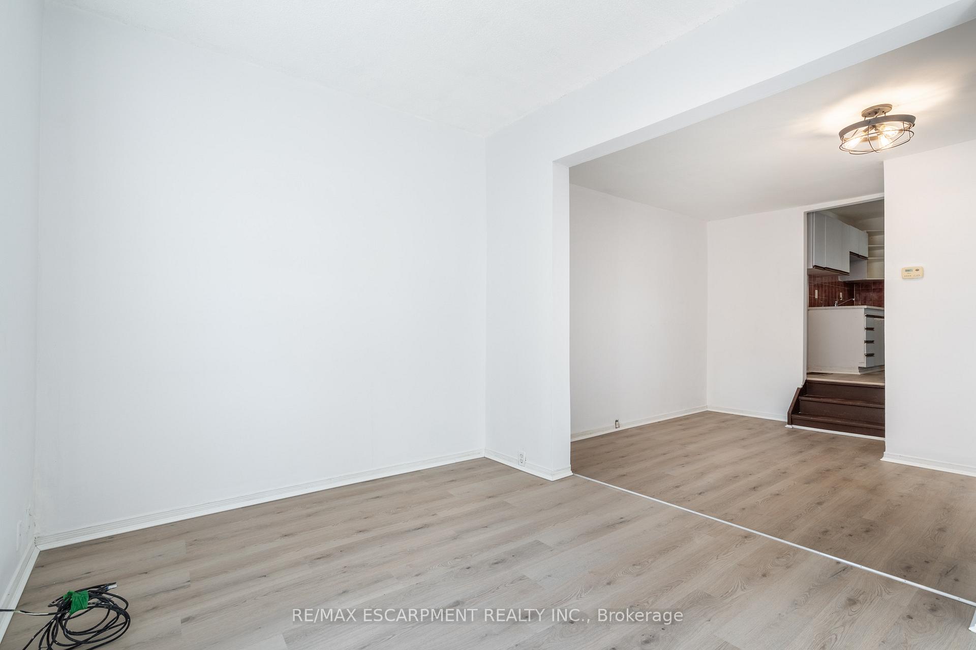 Photo 4 of 213 Caroline Street N, Hamilton, Central — HOMEH