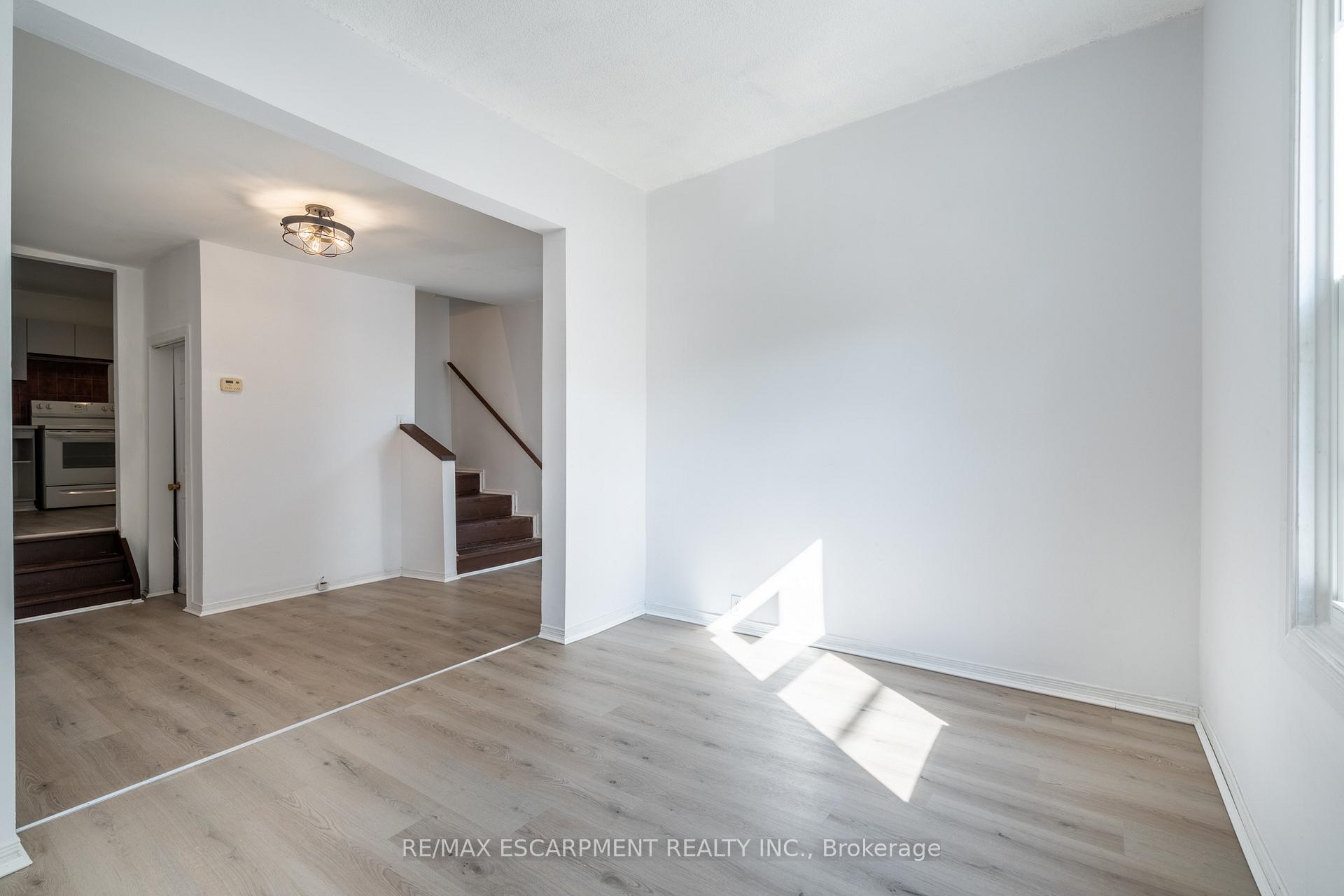 Photo 5 of 213 Caroline Street N, Hamilton, Central — HOMEH