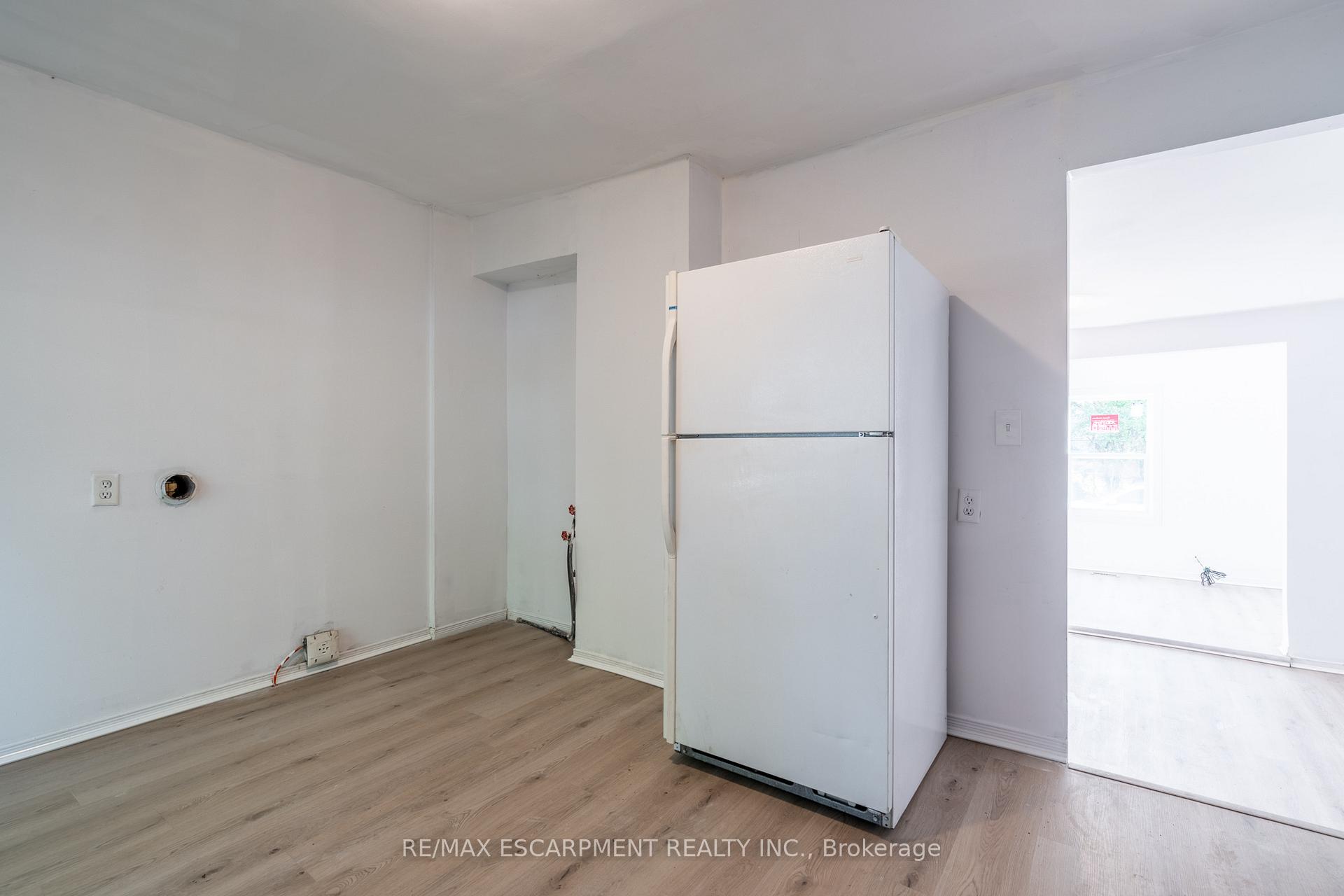 Photo 10 of 213 Caroline Street N, Hamilton, Central — HOMEH