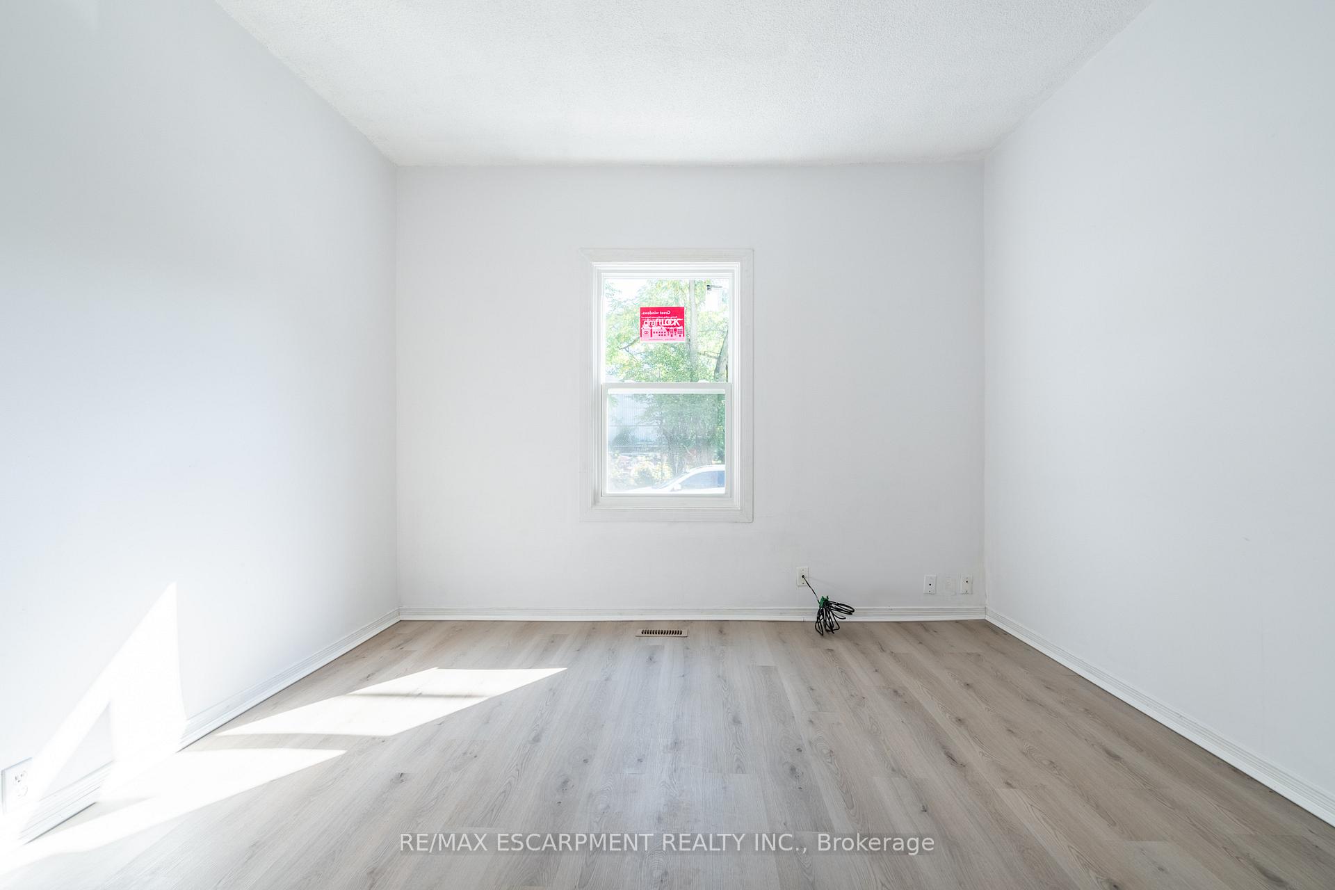 Photo 11 of 213 Caroline Street N, Hamilton, Central — HOMEH
