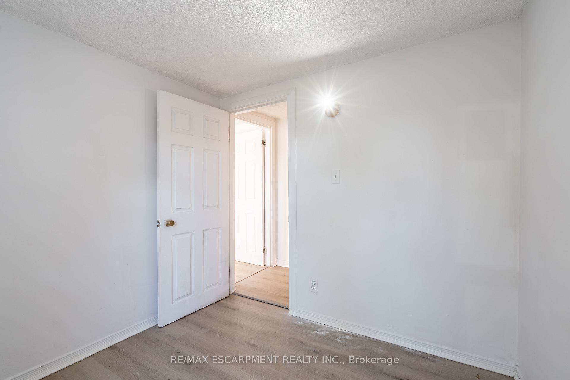 Photo 14 of 213 Caroline Street N, Hamilton, Central — HOMEH