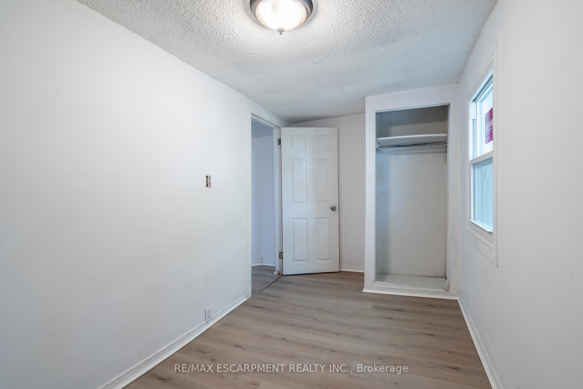 Photo 16 of 213 Caroline Street N, Hamilton, Central — HOMEH