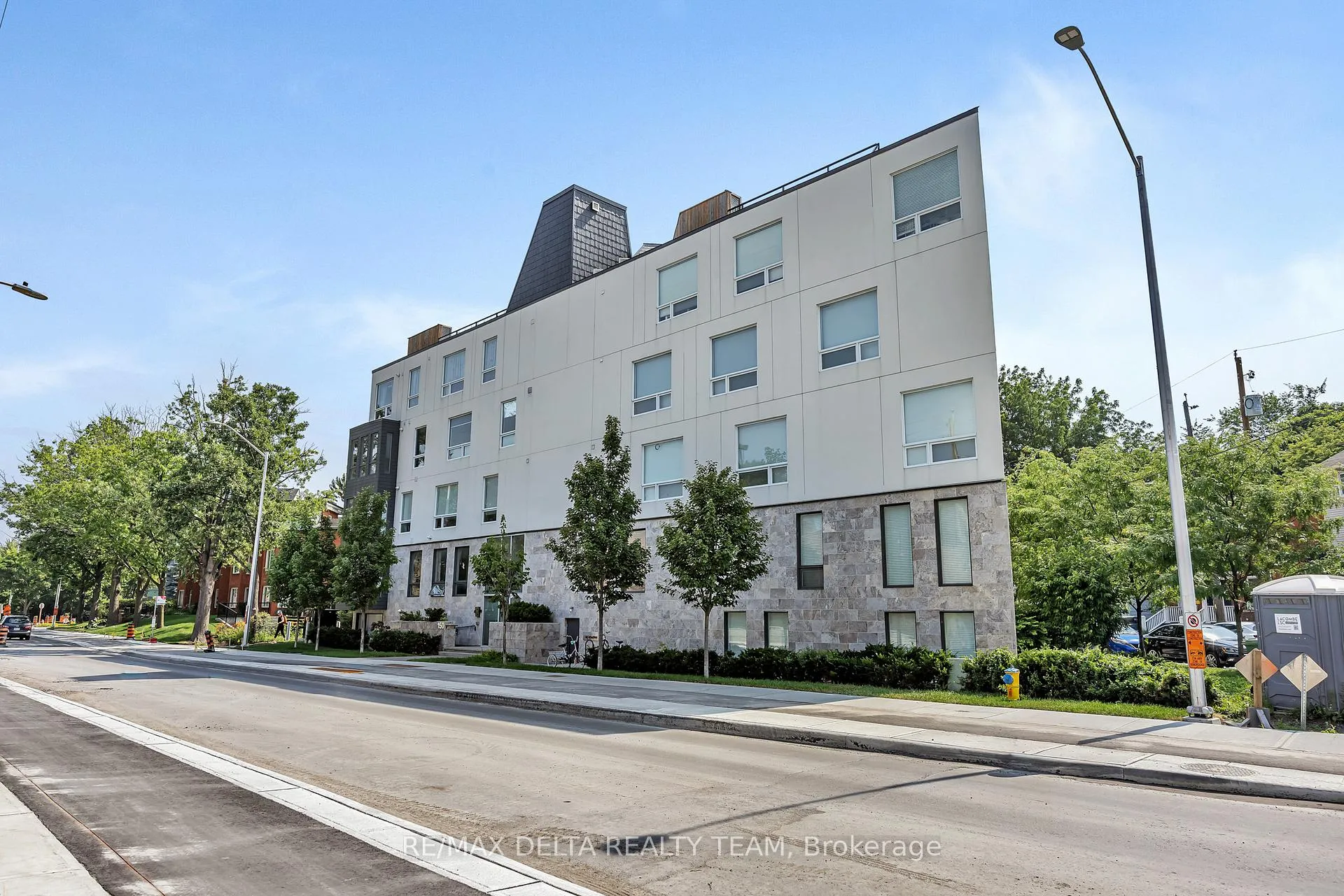 Front of Unit 405, 150 Greenfield Avenue
