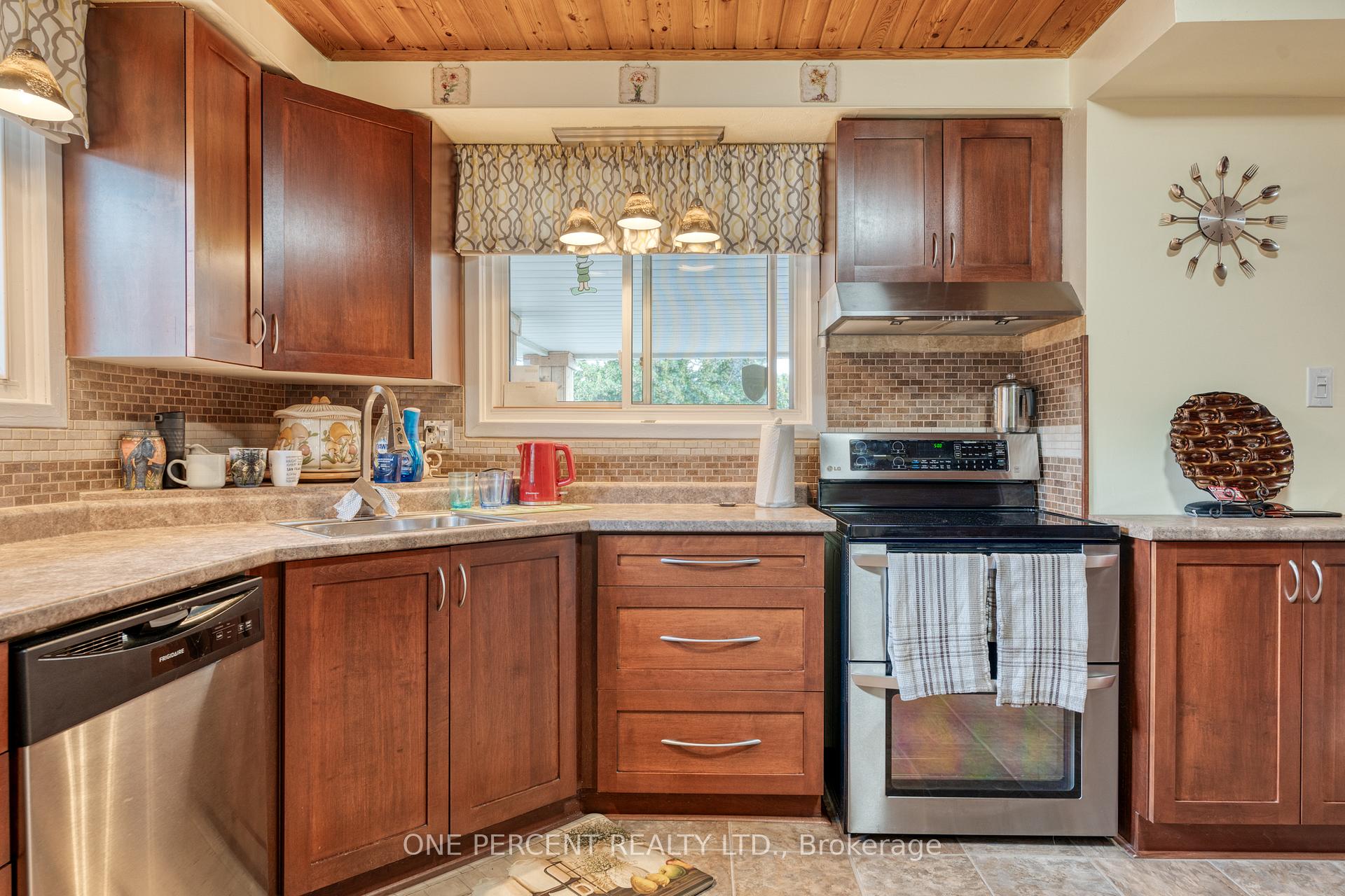 Photo 18 of 53 Anna Capri Drive, Hamilton, Templemead — HOMEH