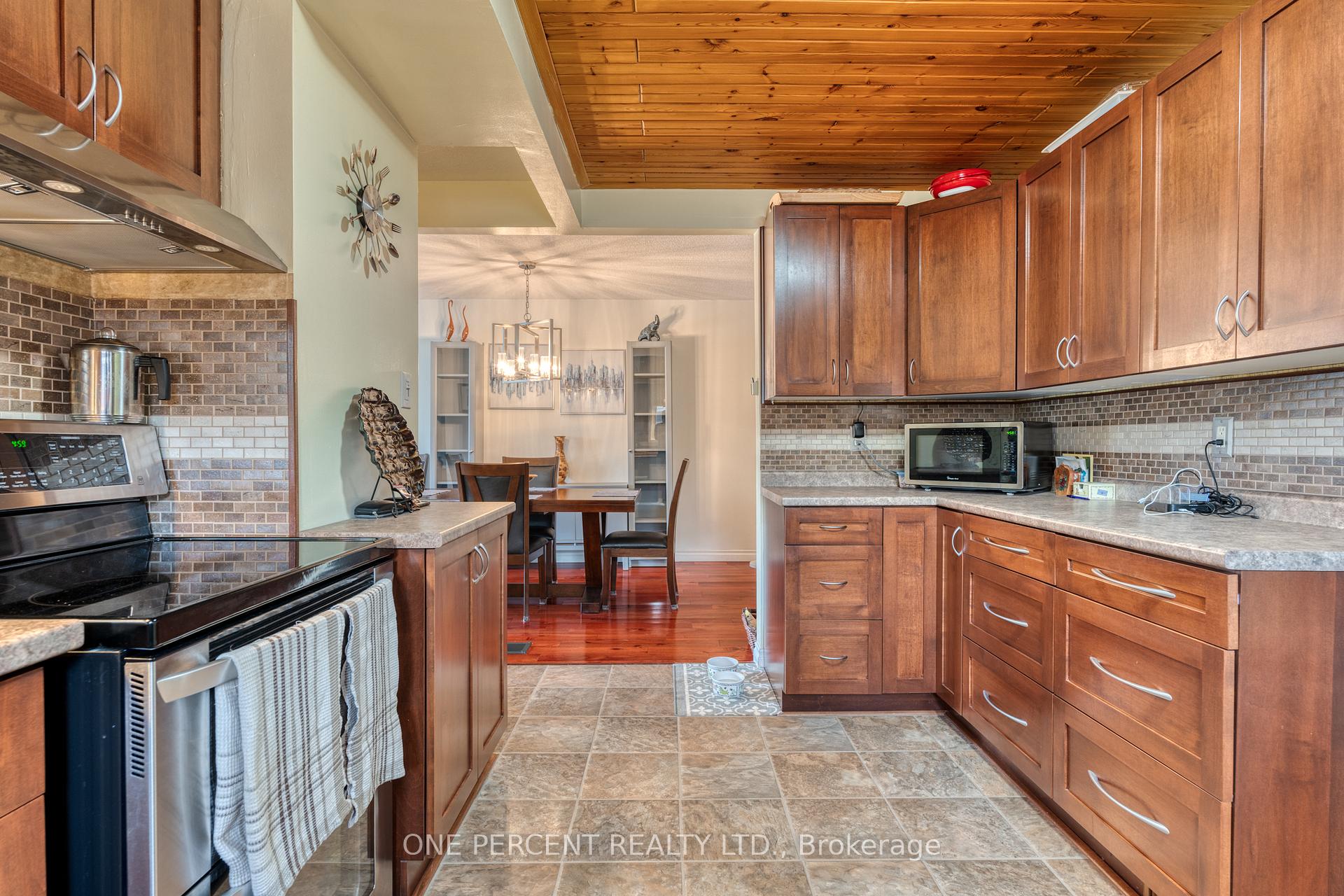 Photo 20 of 53 Anna Capri Drive, Hamilton, Templemead — HOMEH
