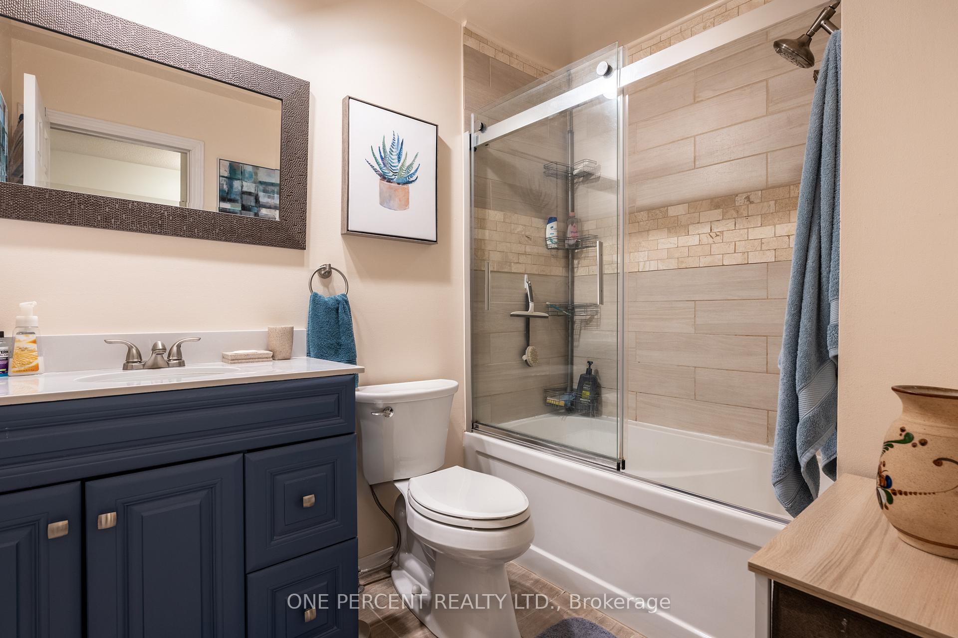 Photo 24 of 53 Anna Capri Drive, Hamilton, Templemead — HOMEH