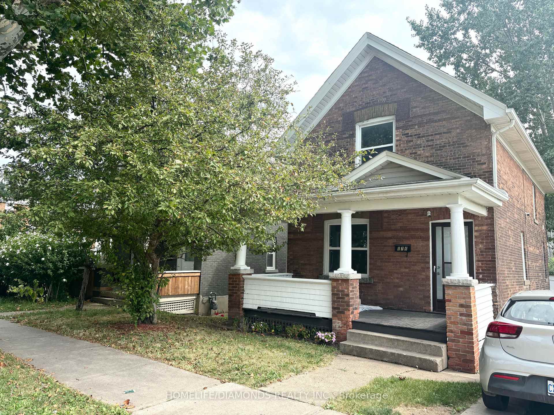 Front of 176 Church Street