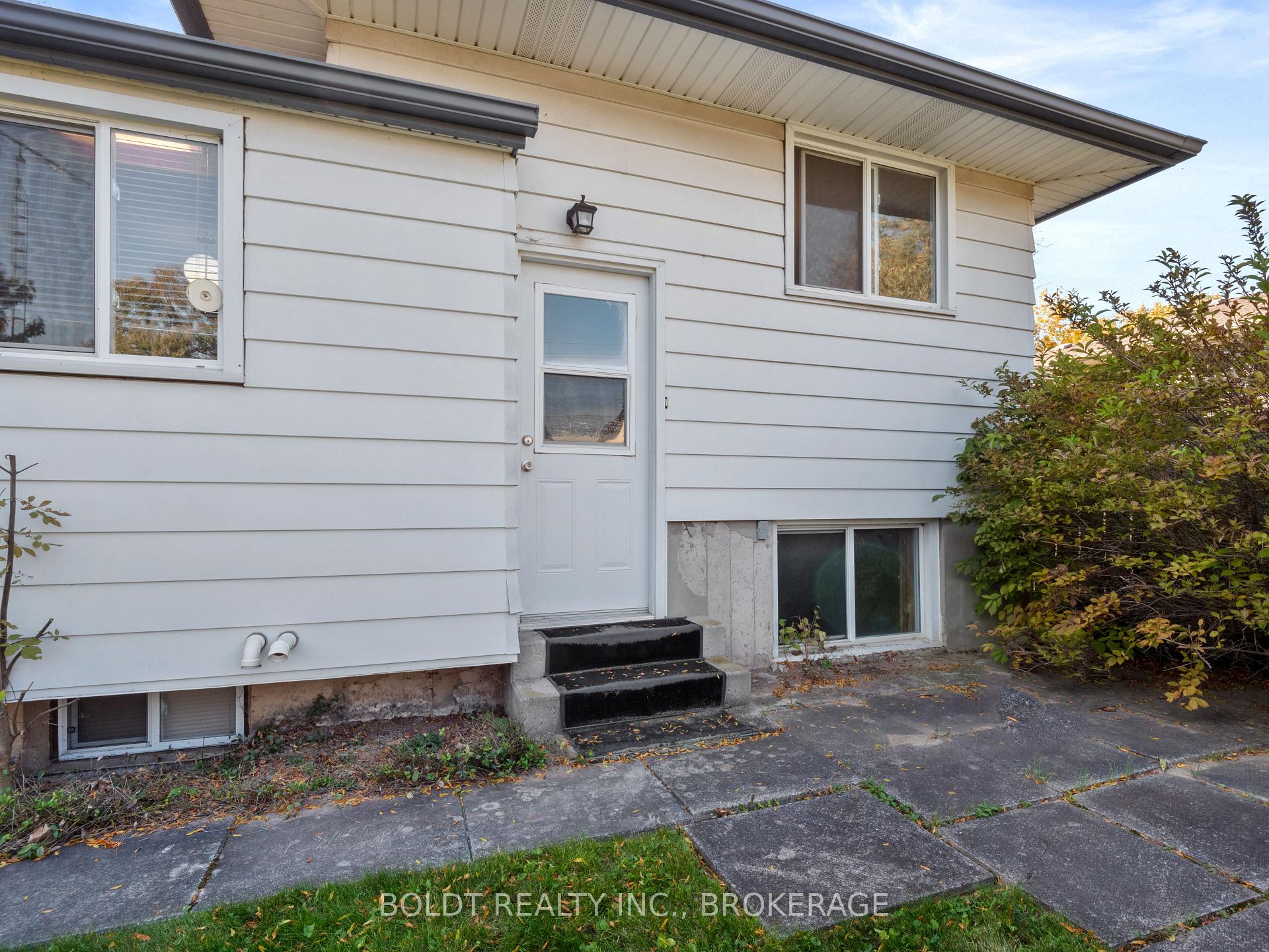 Photo 8 of 5 Rainbow Drive, St. Catharines, Bunting/Linwell — HOMEH