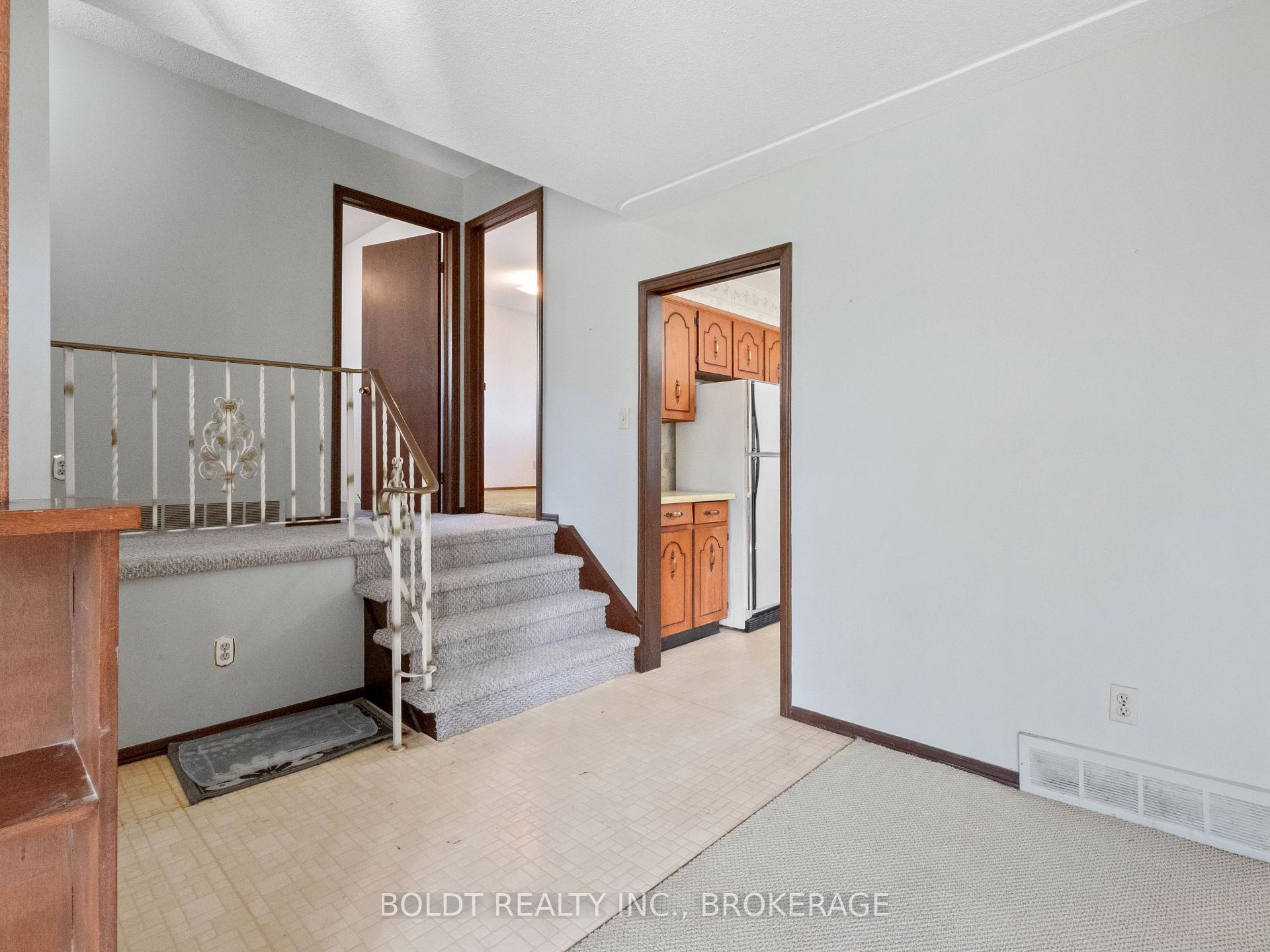 Photo 10 of 5 Rainbow Drive, St. Catharines, Bunting/Linwell — HOMEH