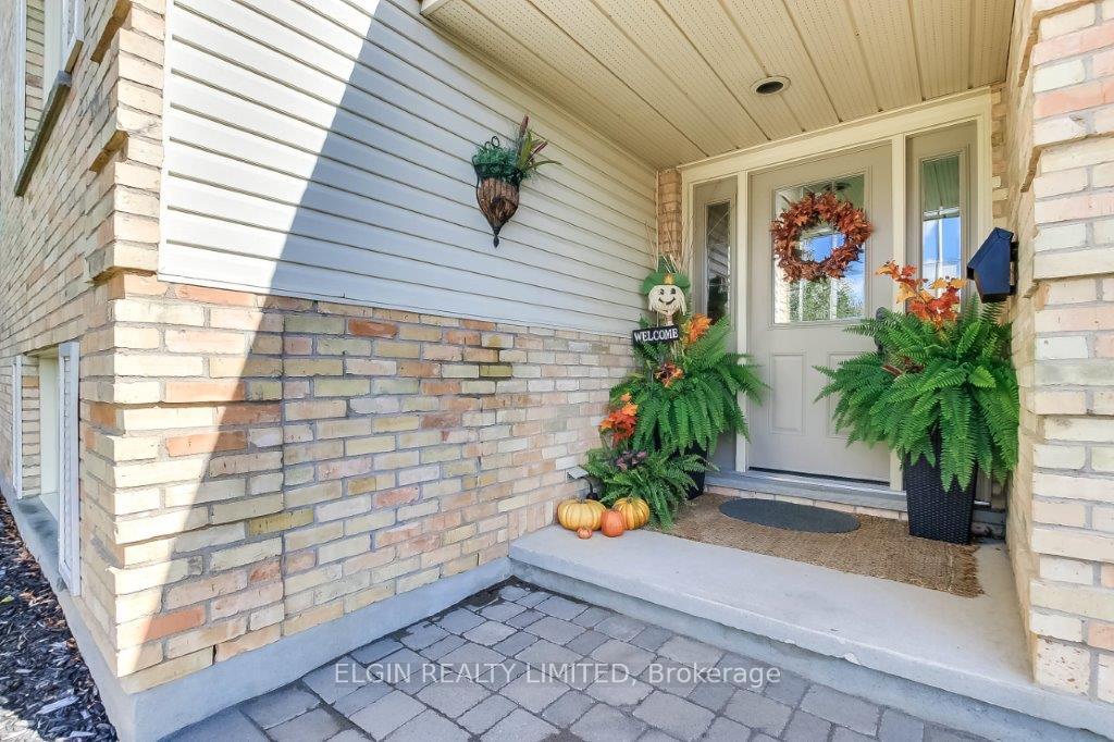 Photo 2 of 24 Cavanaugh Crescent, St. Thomas — HOMEH