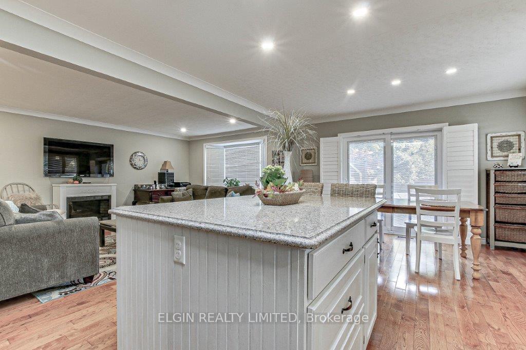 Photo 10 of 24 Cavanaugh Crescent, St. Thomas — HOMEH