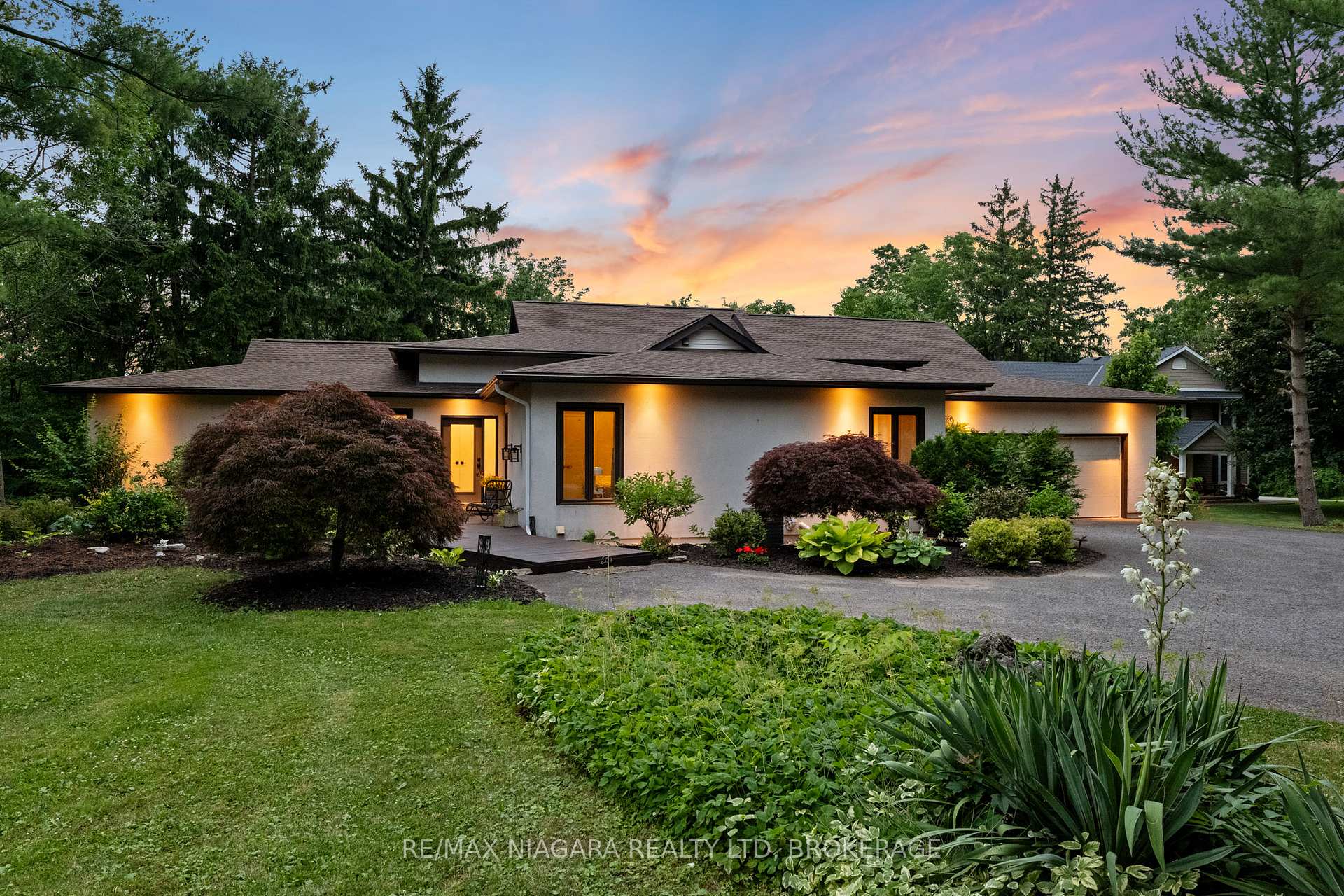 Photo 1 of 1647 Gregory Road, St. Catharines, Rural Fourth — HOMEH