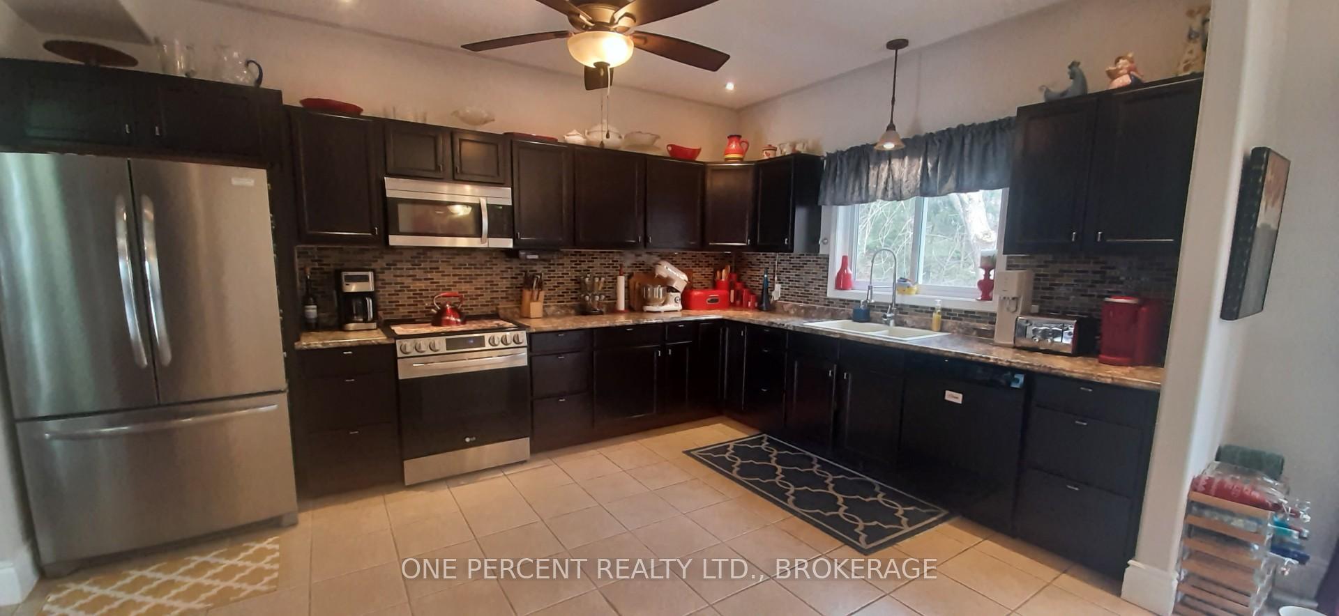Photo 6 of 39 Dark Island Lane, Gananoque — HOMEH