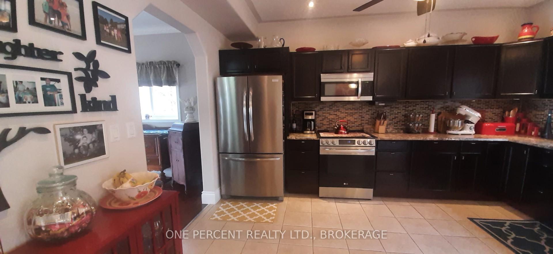 Photo 7 of 39 Dark Island Lane, Gananoque — HOMEH