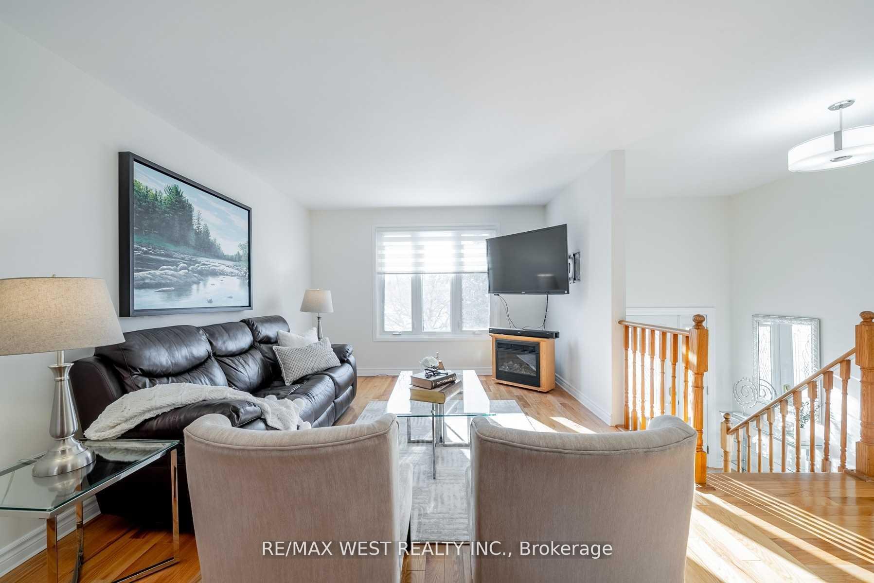 Photo 5 of Unit Main Fl, 23 Bruntsfield Street, Clarington, Courtice — HOMEH