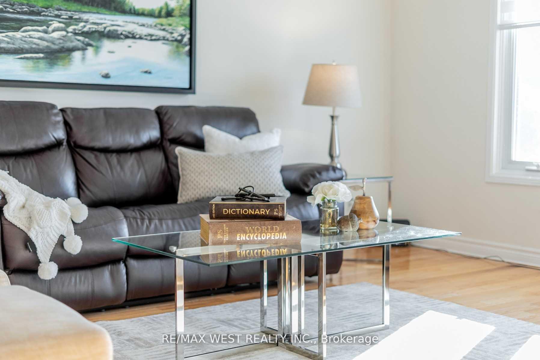 Photo 6 of Unit Main Fl, 23 Bruntsfield Street, Clarington, Courtice — HOMEH
