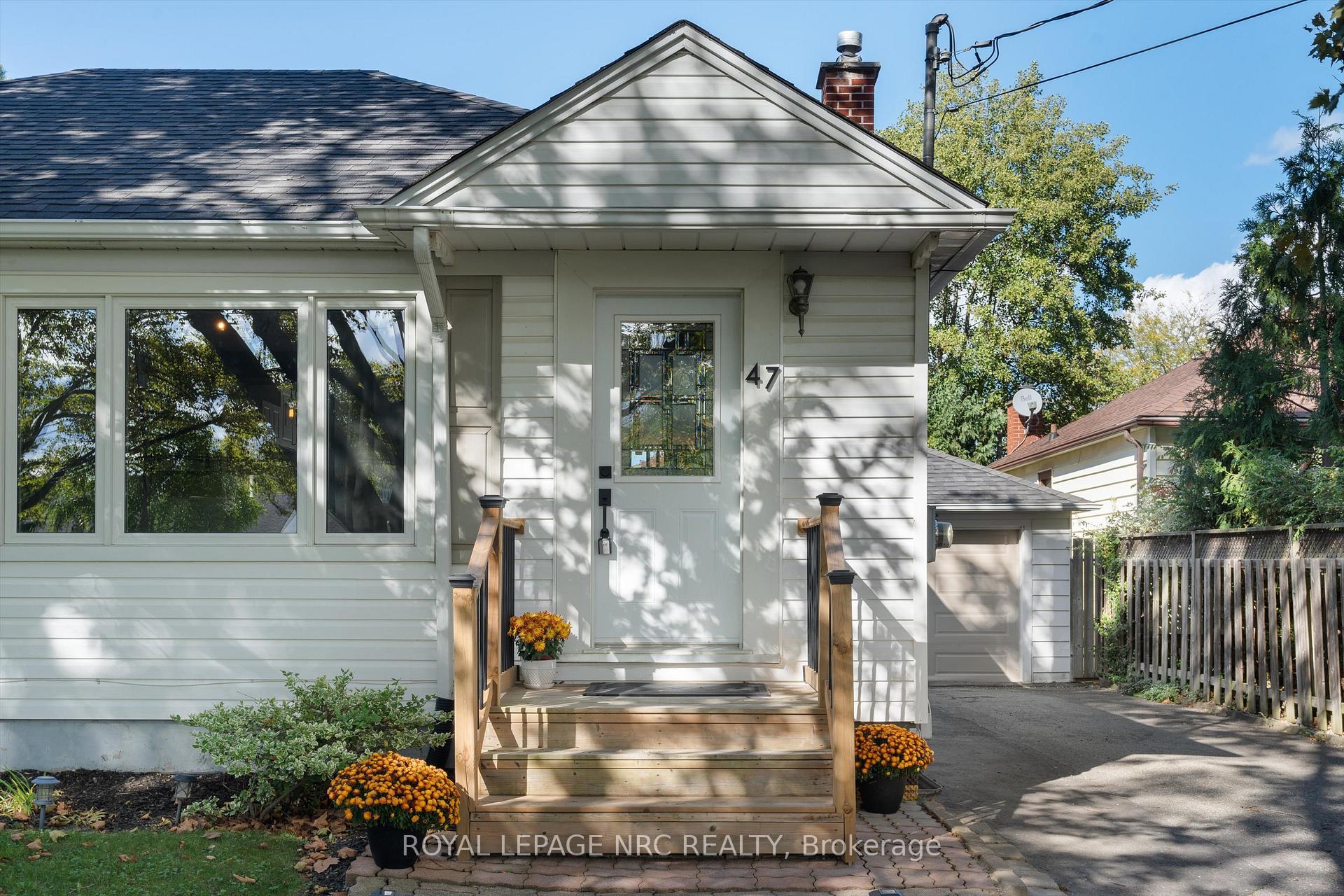 Photo 4 of 47 Beamer Avenue, St. Catharines, Bunting/Linwell — HOMEH