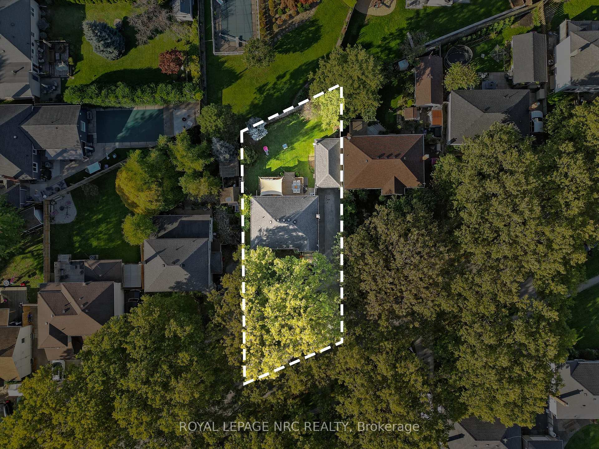 Photo 6 of 47 Beamer Avenue, St. Catharines, Bunting/Linwell — HOMEH
