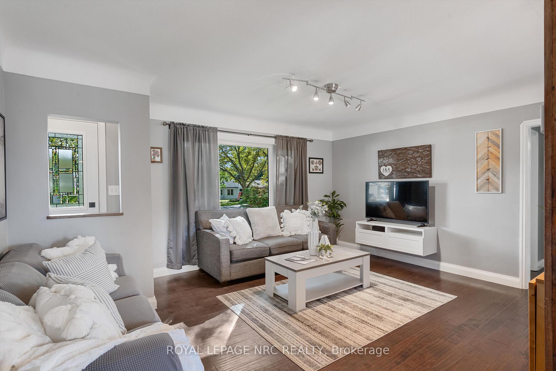 Photo 7 of 47 Beamer Avenue, St. Catharines, Bunting/Linwell — HOMEH