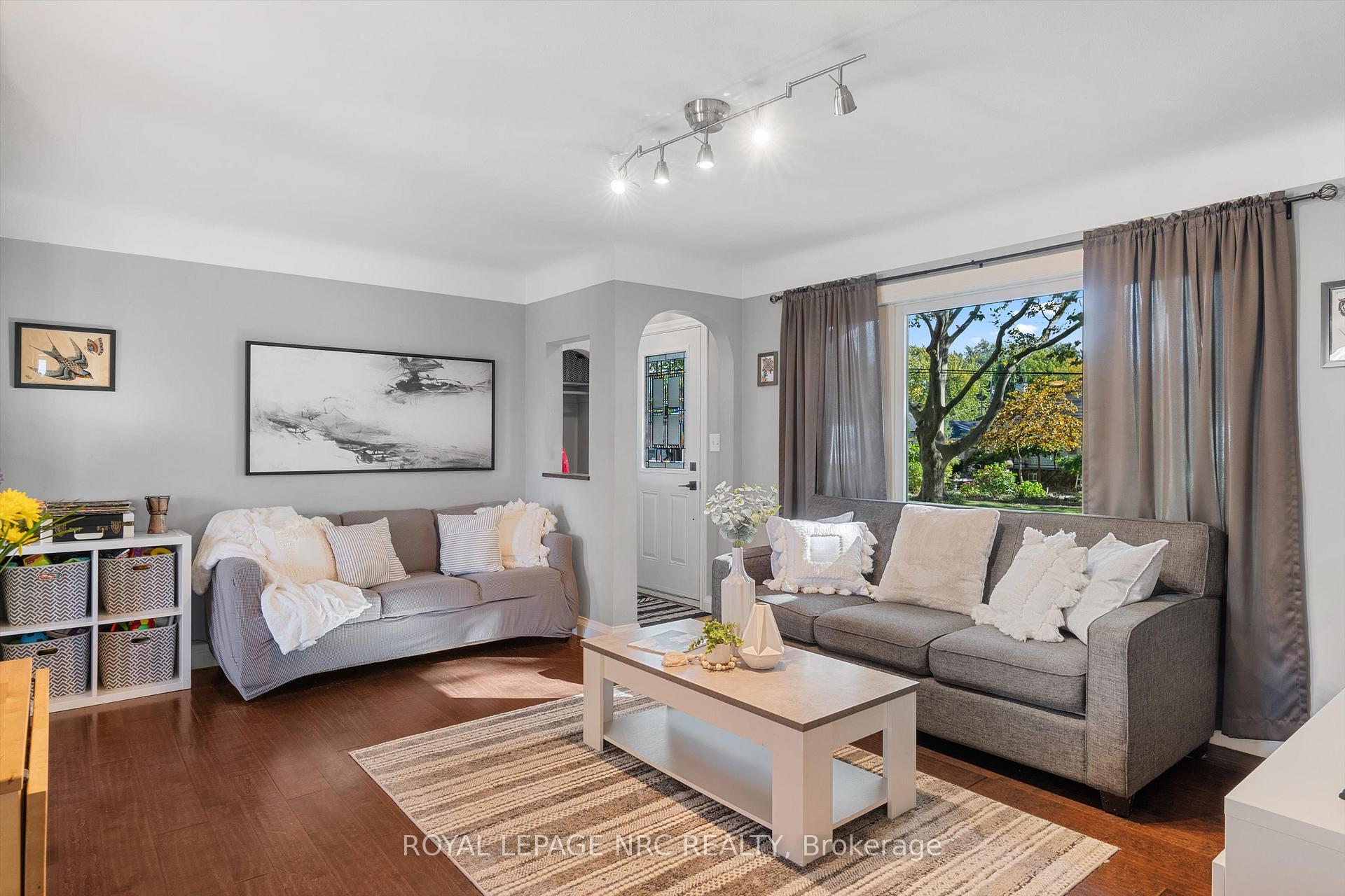 Photo 8 of 47 Beamer Avenue, St. Catharines, Bunting/Linwell — HOMEH