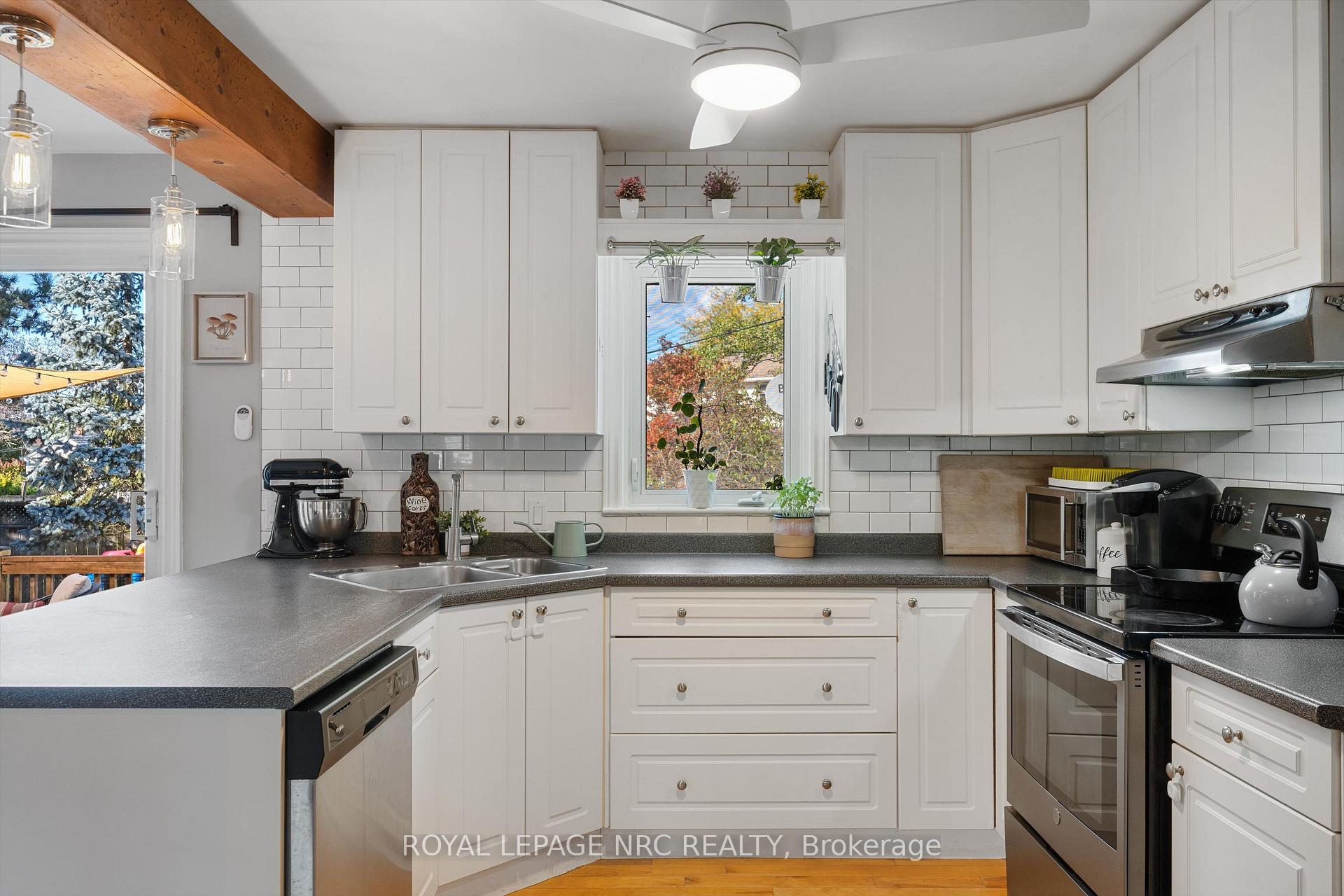 Photo 11 of 47 Beamer Avenue, St. Catharines, Bunting/Linwell — HOMEH