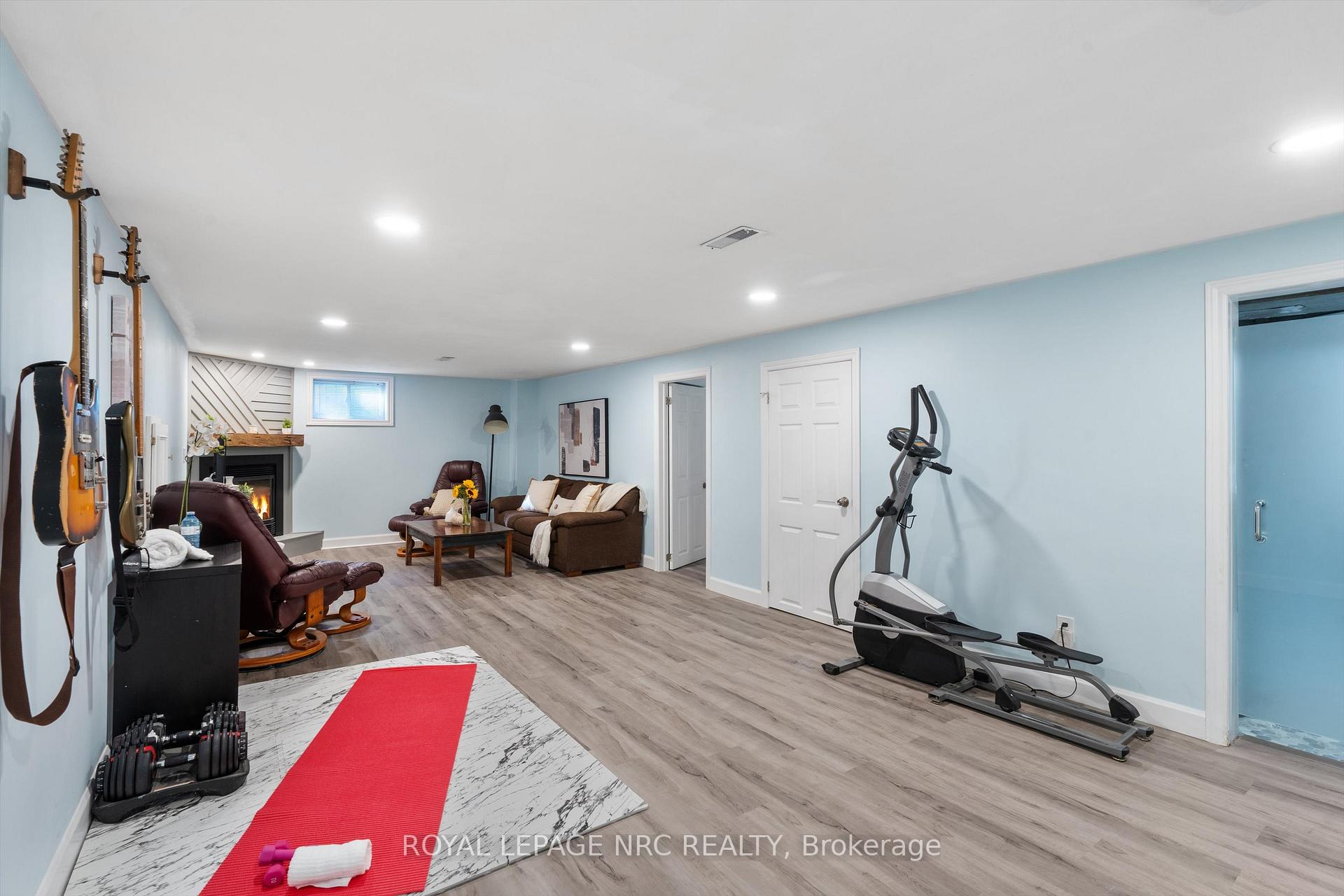 Photo 24 of 47 Beamer Avenue, St. Catharines, Bunting/Linwell — HOMEH