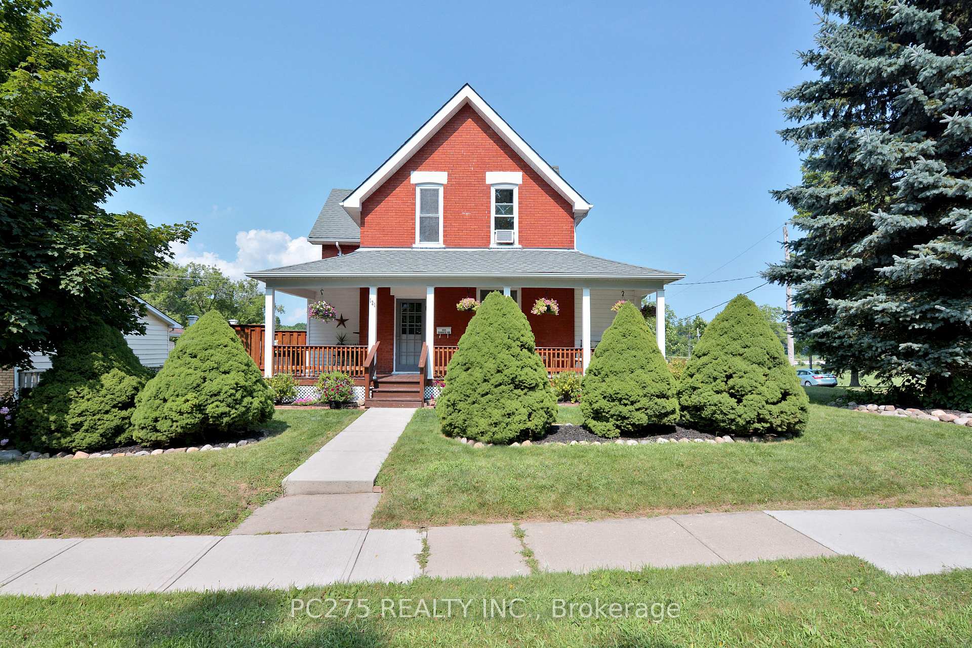 Front of 121 Currie Road