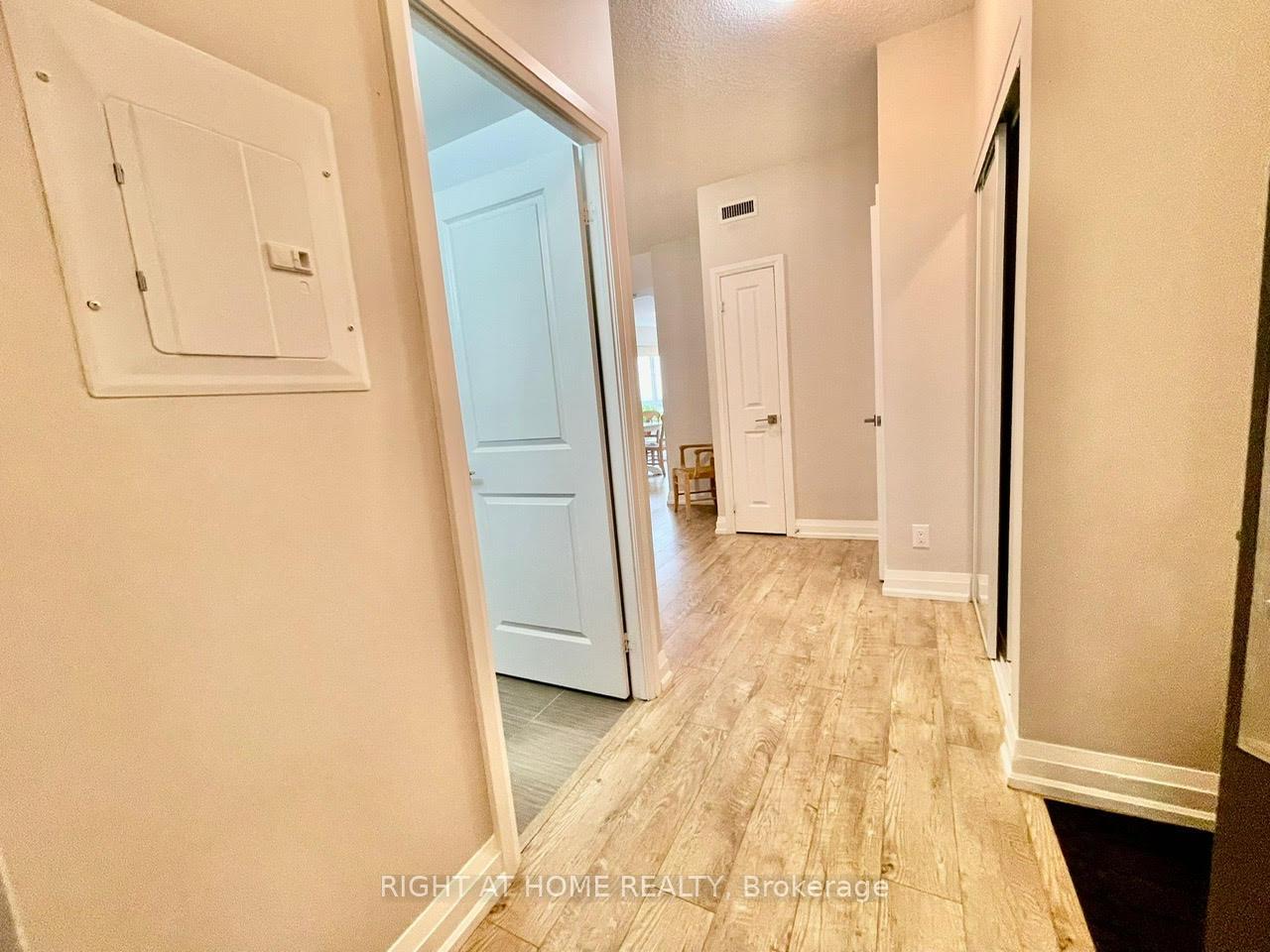Photo 5 of Unit 726, 7161 Yonge Street, Markham, Grandview — HOMEH
