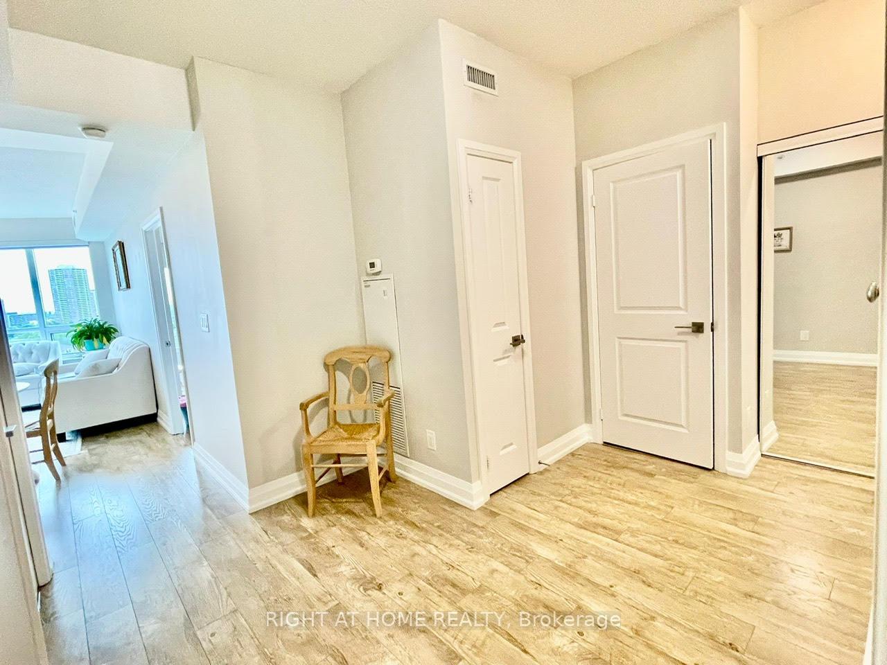 Photo 7 of Unit 726, 7161 Yonge Street, Markham, Grandview — HOMEH